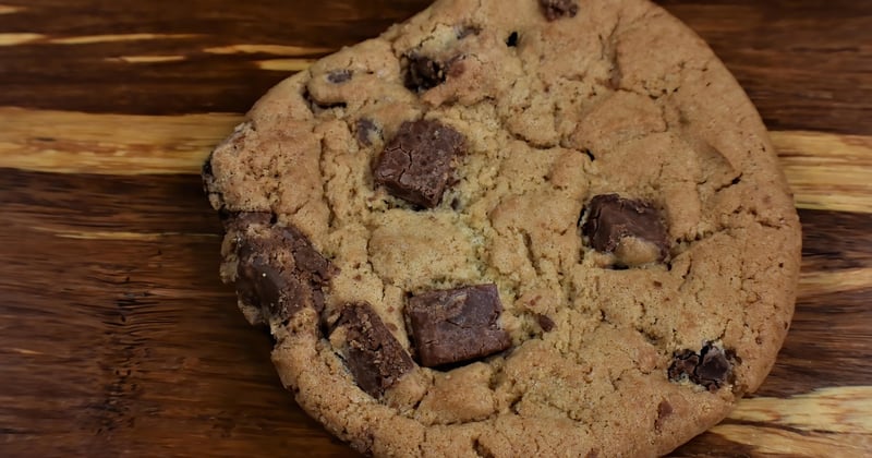 La recette de cookies aux pépites de chocolat moelleux qui change tout